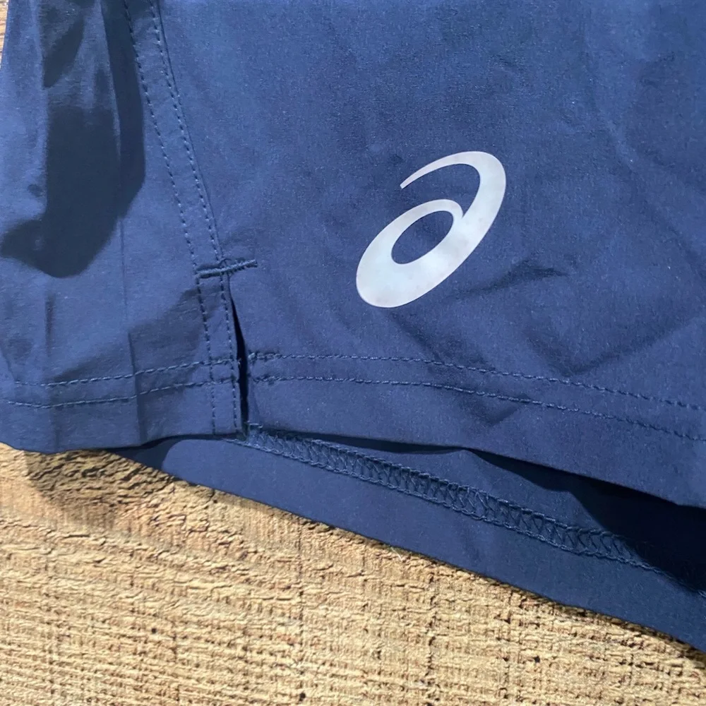 New With Tags ASICS Navy MCircuit2 7” Performance Tennis Shorts Sz Medium